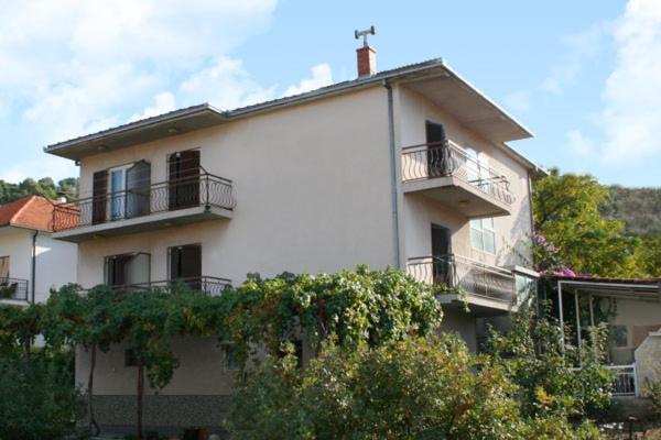 Mravak Apartments Трогир Екстериор снимка
