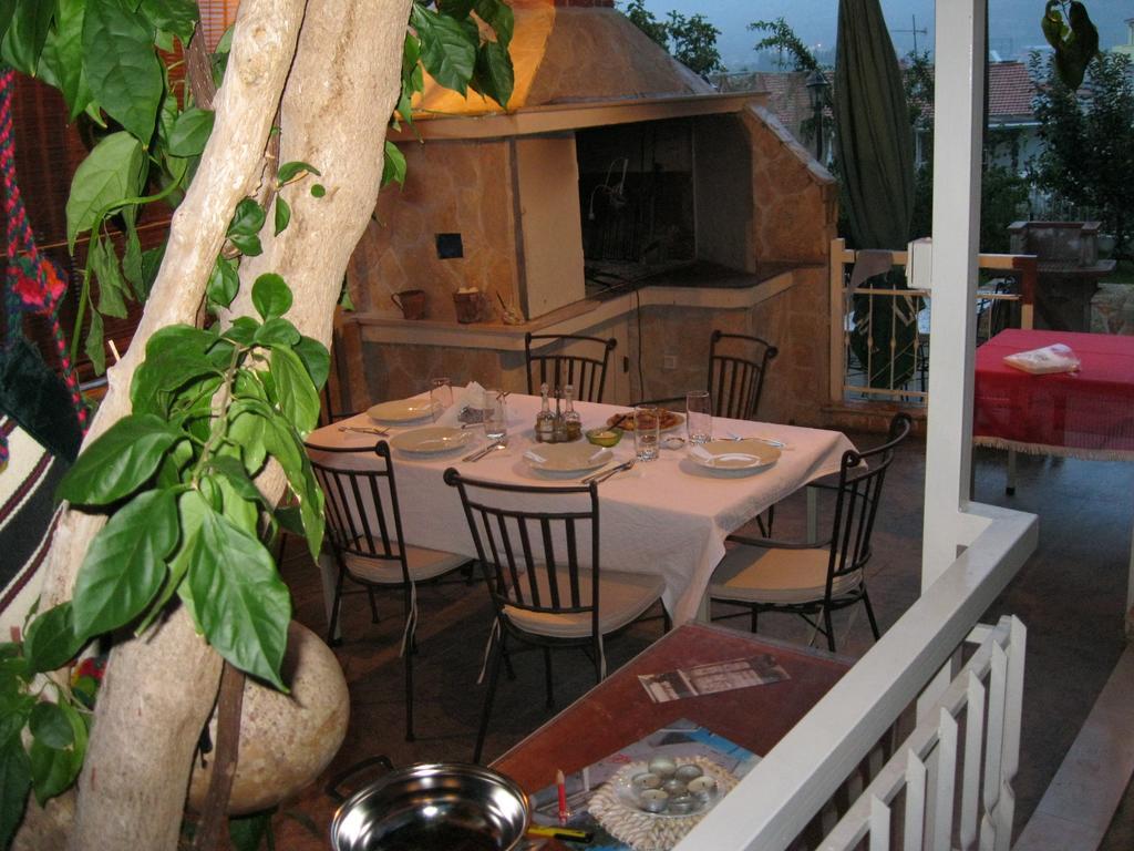 Mravak Apartments Трогир Екстериор снимка