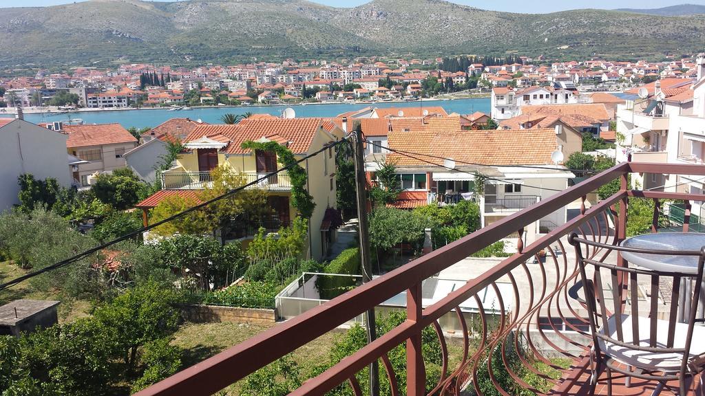 Mravak Apartments Трогир Екстериор снимка