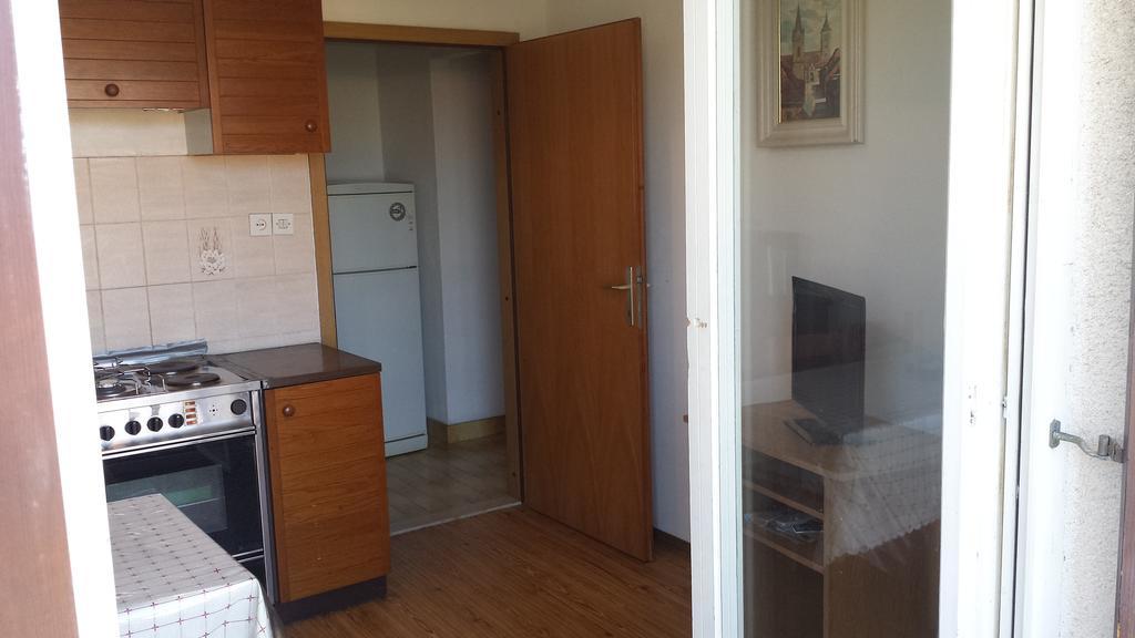 Mravak Apartments Трогир Екстериор снимка