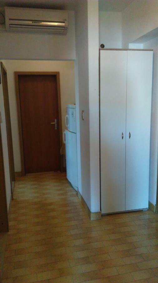 Mravak Apartments Трогир Екстериор снимка