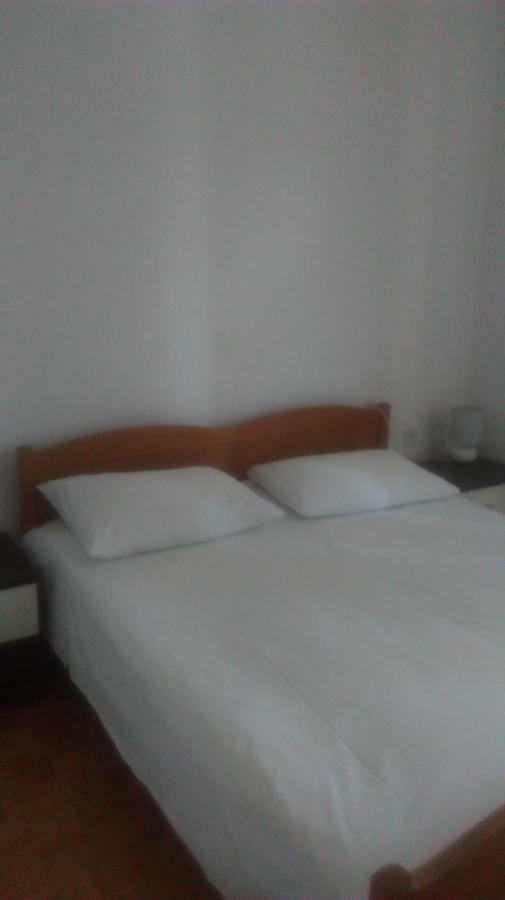 Mravak Apartments Трогир Екстериор снимка