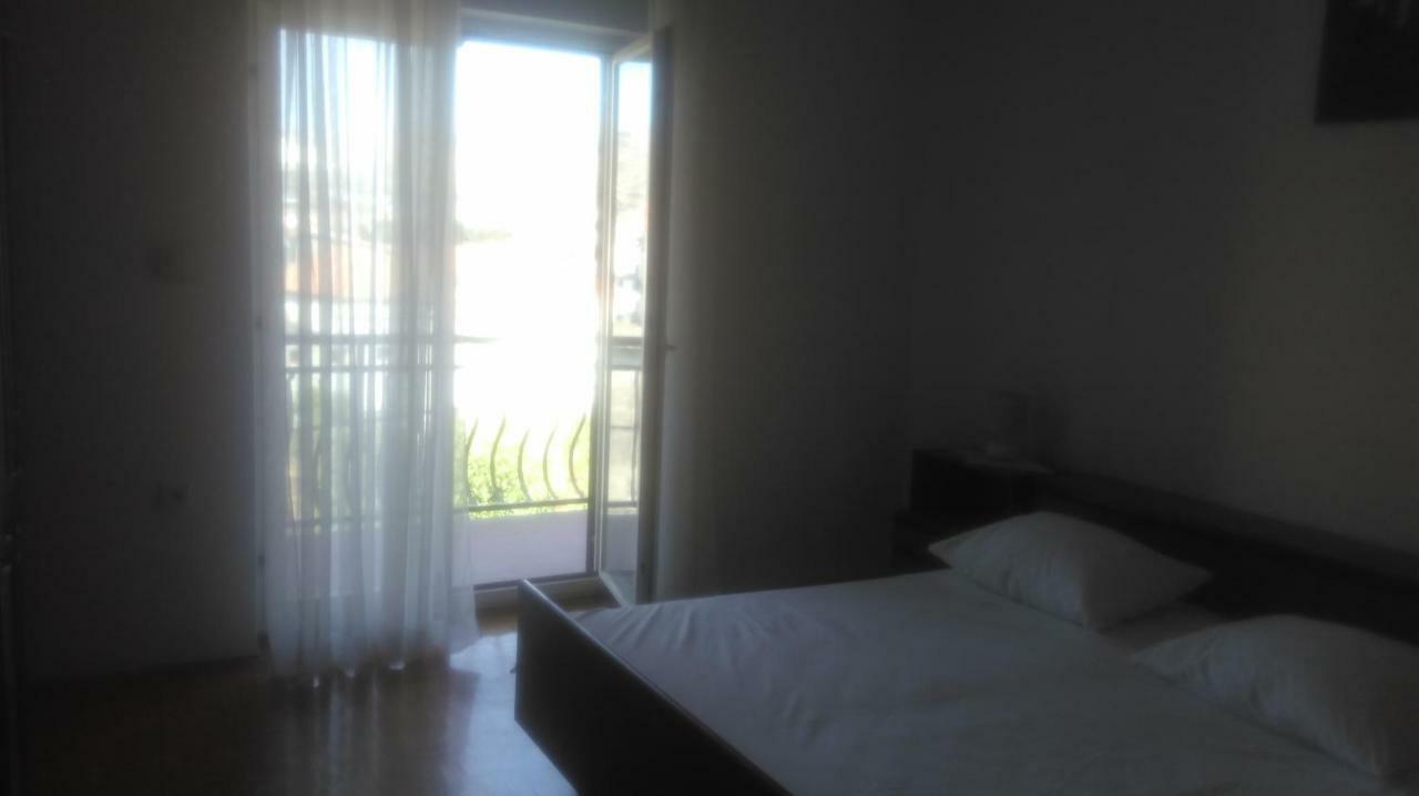 Mravak Apartments Трогир Екстериор снимка