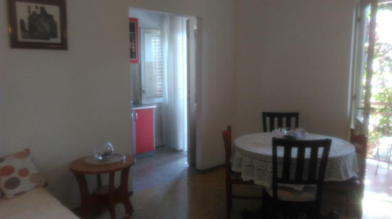 Mravak Apartments Трогир Екстериор снимка